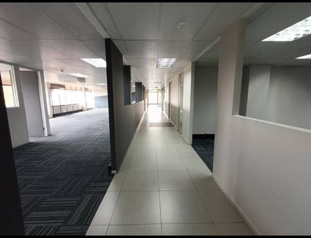 BUSINESS PROPERTY TO RENT IN CRESTA